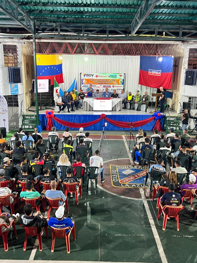 Con el congresillo técnico arranco la vuelta a la Azulita